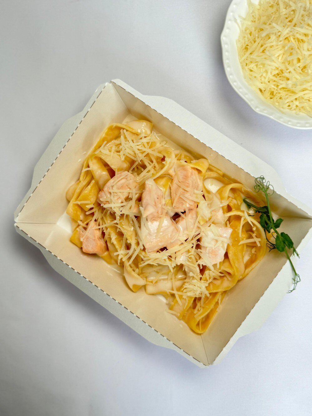 Фреш паста с семгой в сливочном соусе