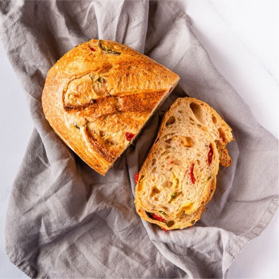 Средиземноморский хлеб с халапеньо