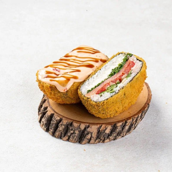 Суши бургер с копченой семгой