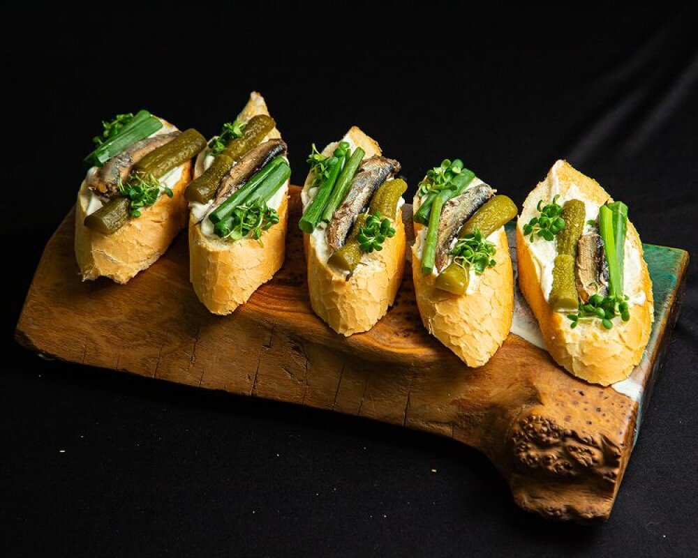 Гастробокс Брускетта Шпроты 5шт/ПРЕДЗАКАЗ