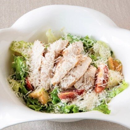 Салат Цезарь с беконом и куриной грудкой Темир