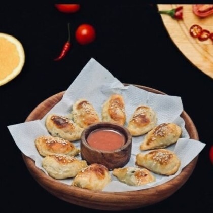 Мини самса с красным соусом