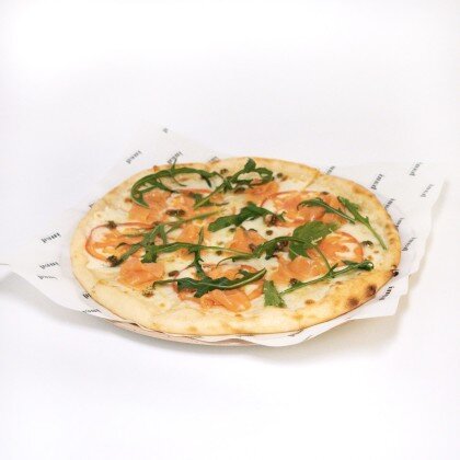 Пицца "Лосось и свежие томаты"