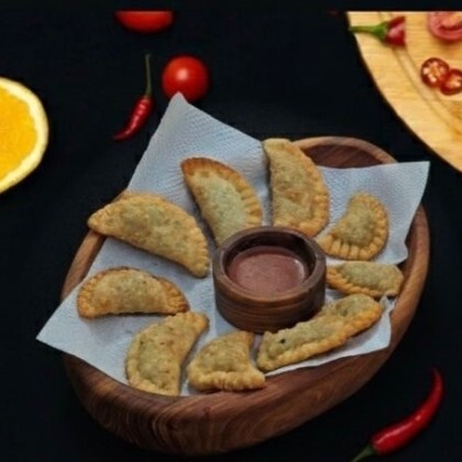 Чебуреки с джусаем и соусом тар тар