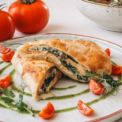 Семга запеченная в слоеном тесте