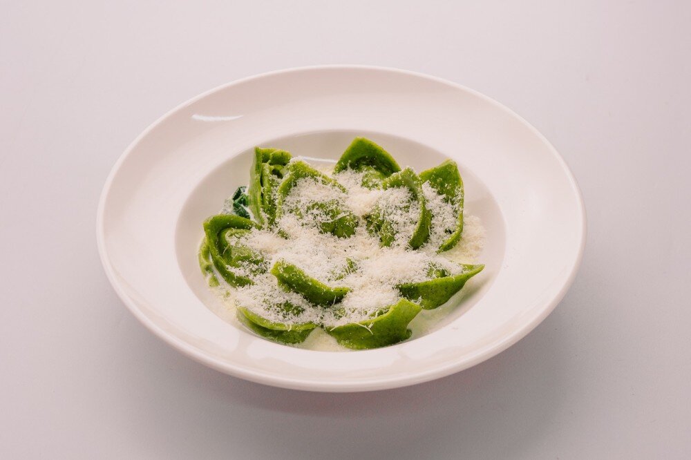 Равиоли со шпинатом и сыром моцарелла