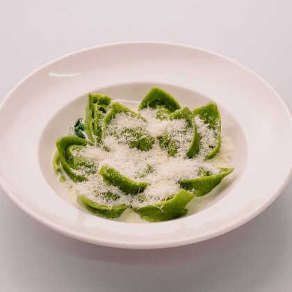 Равиоли со шпинатом и сыром моцарелла