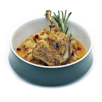 油封鴨腿配燉椰菜