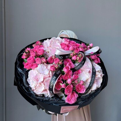 Гортензия + кустовая роза