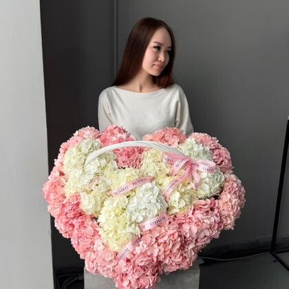 Нежные гортензии