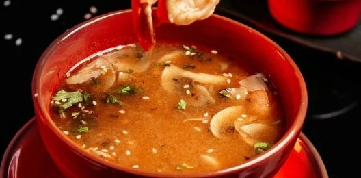 Sopa Miso con langostinos