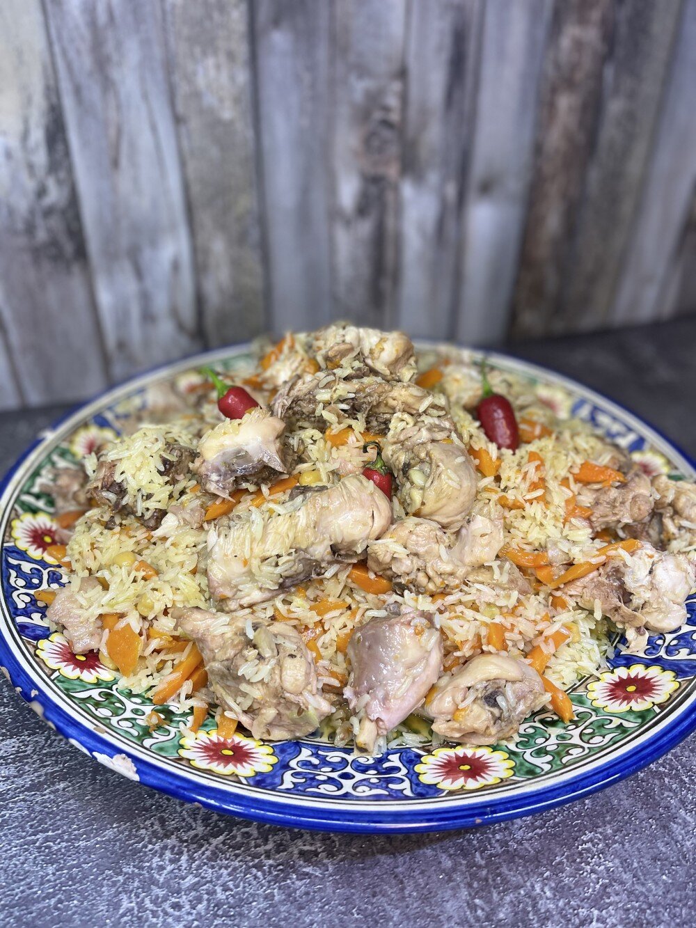 Плов из курицы на 20 персон.