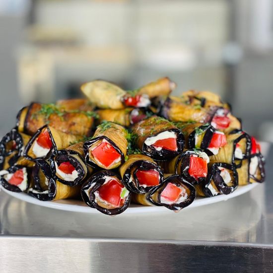 Рулетики из баклажан