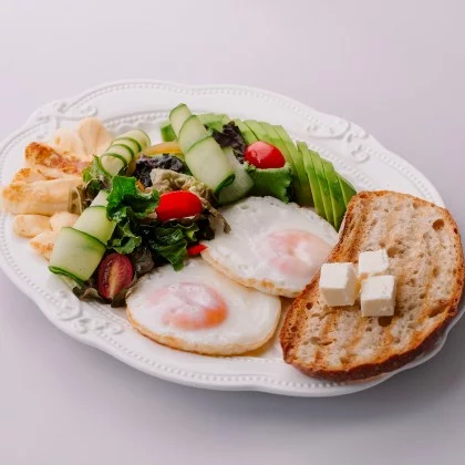 Завтрак с сыром халуми