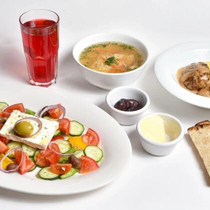 Сиыр еті котлеттері қосылған Ораза сеты.