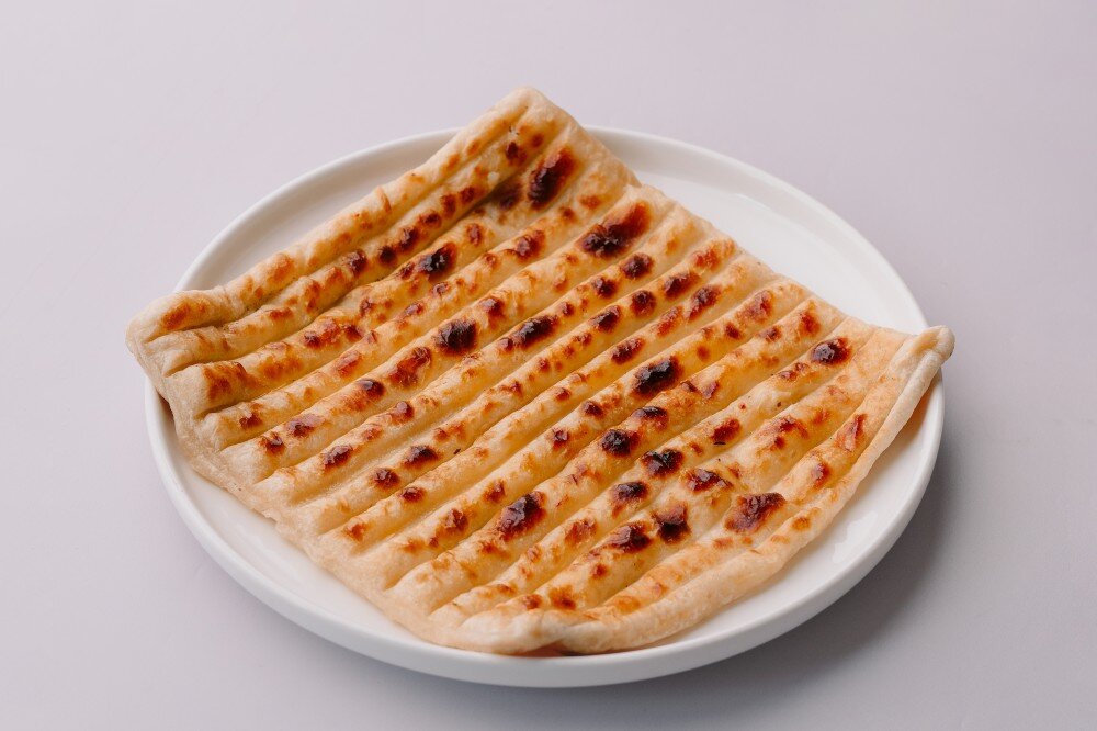 Хачапури из слоенного теста с моцареллой