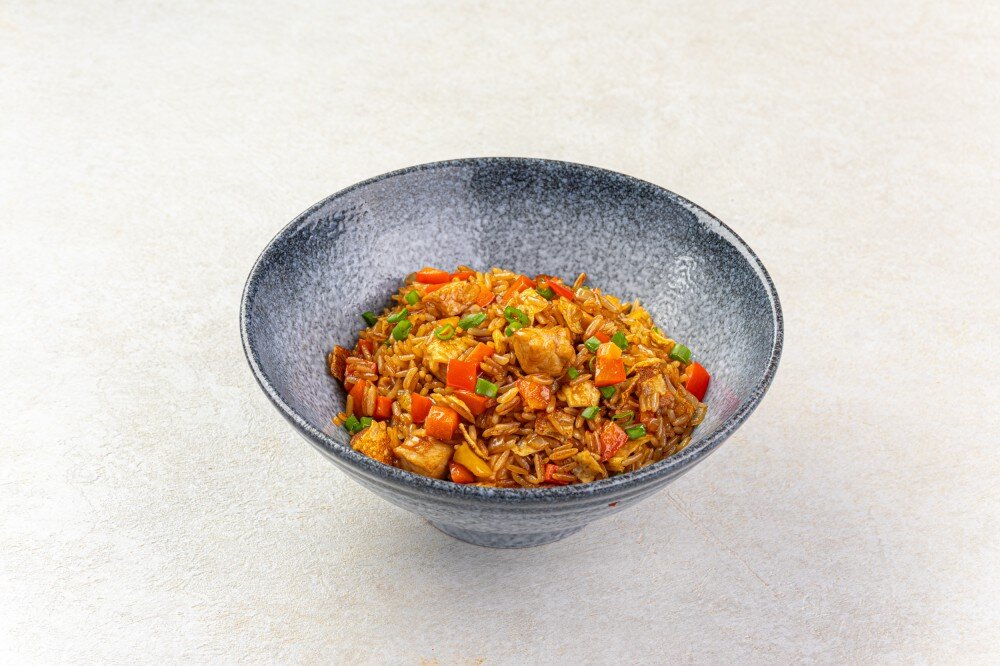 Жаренный рис с курицей