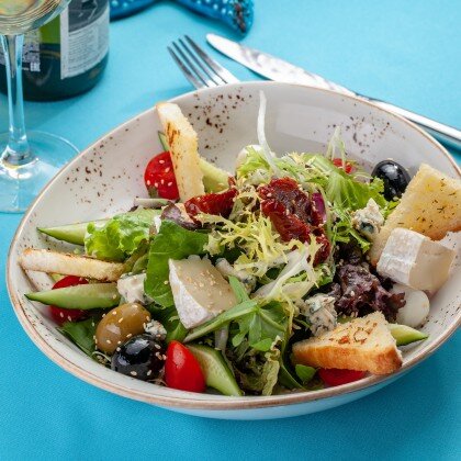 САЛАТ БУРЖУЙСКИЙ