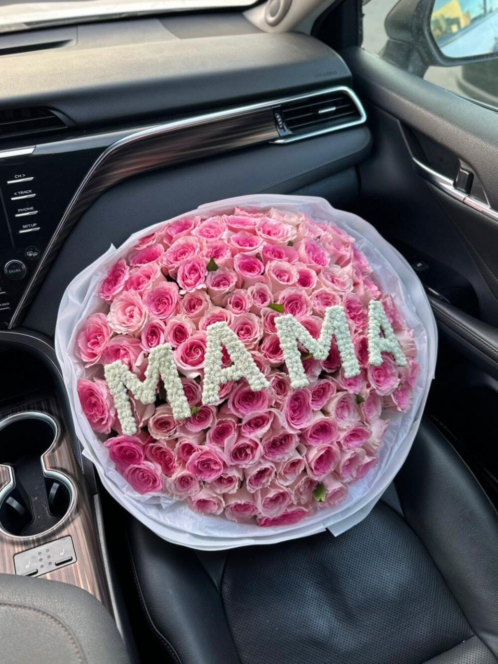 101 роза "Мама"