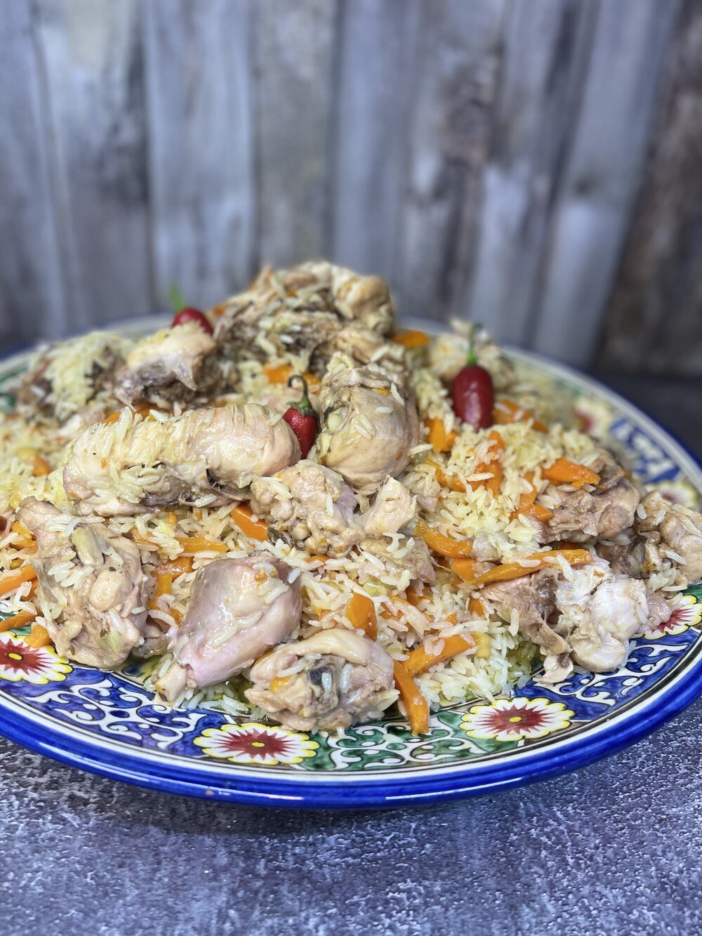 Плов из курицы на 15 персон.